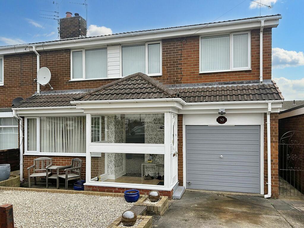 3 bedroom semidetached house for sale in Amble Close, Newsham Farm