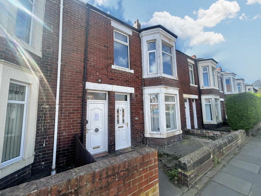 3 bedroom flat for sale in Millbank Crescent, Bedlington, Northumberland, NE22 5QJ, NE22