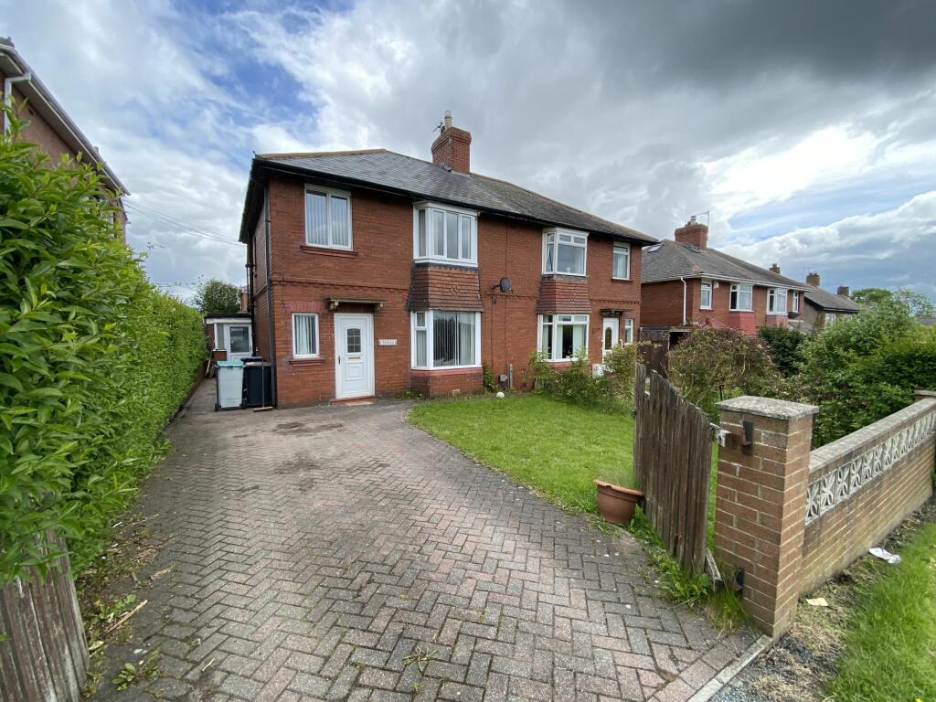 3 bedroom semidetached house for sale in Delves Lane, Consett, Durham
