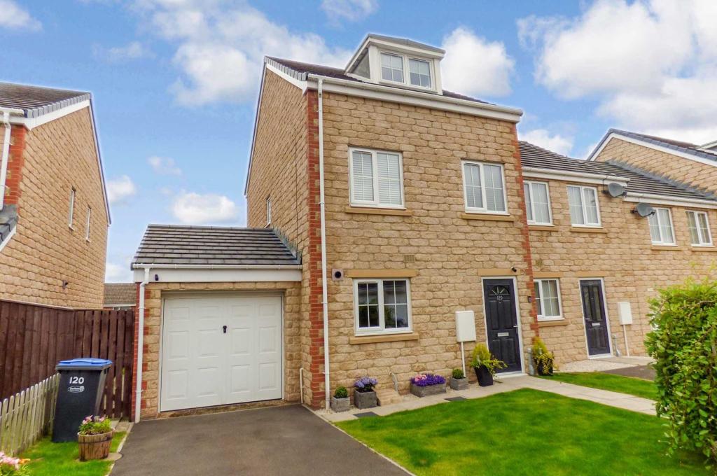 3 bedroom town house for sale in Dorset Crescent, Consett, Durham, DH8