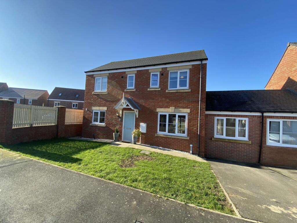 4 bedroom property for sale in Sandringham Way, Newfield, Chester Le