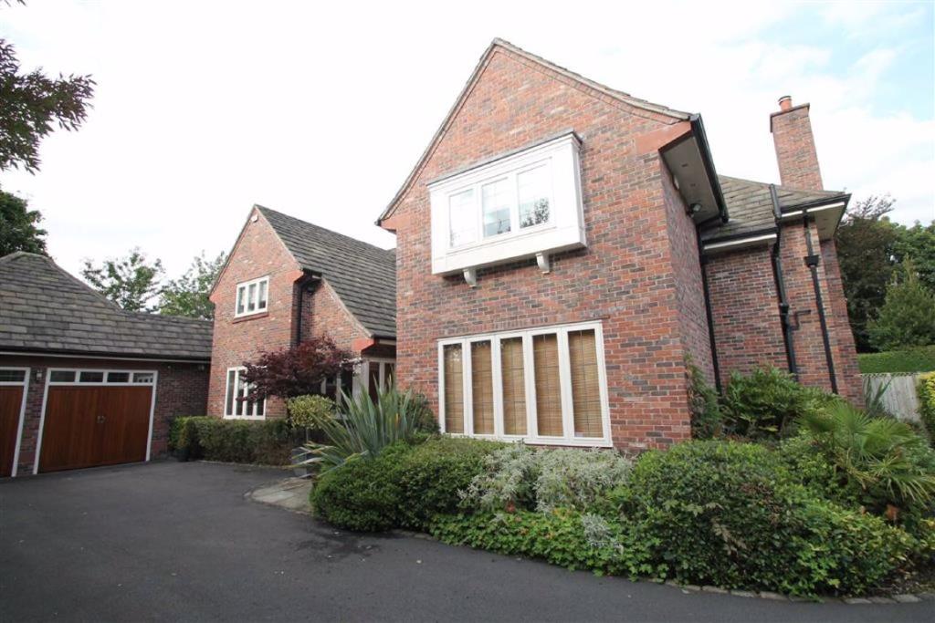 5 bedroom detached house for rent in Hale Road, Hale, Cheshire, WA15