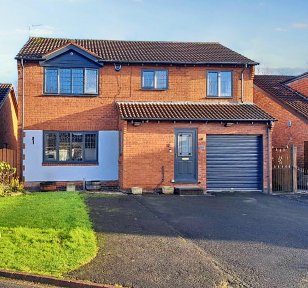 5 bedroom detached house for sale in The Spinney, Annitsford