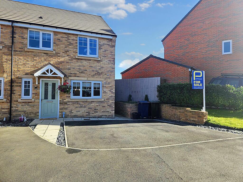 3 bedroom semidetached house for sale in Young Drive, Dinnington