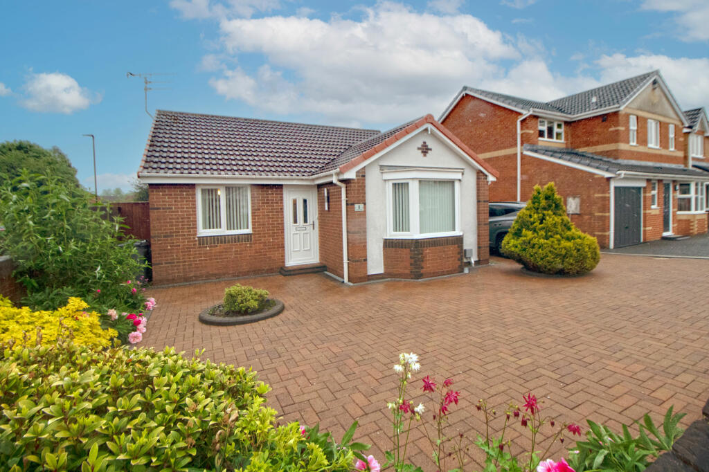 2 bedroom bungalow for sale in Primrose Close, Annitsford, Cramlington