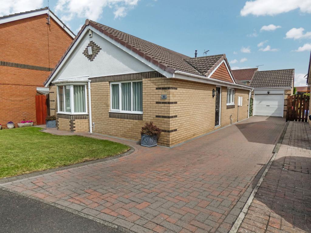2 bedroom bungalow for sale in Cheadle Avenue, Cramlington
