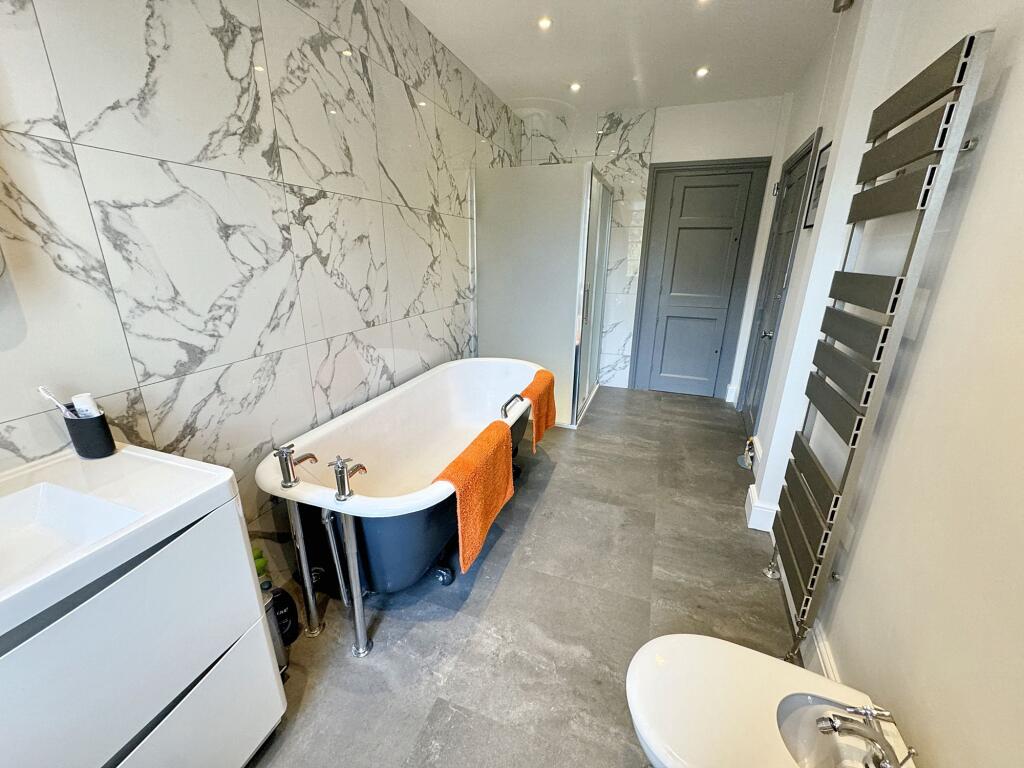 Additional property image - Old Elvet, Durham, County Durham, DH1 3HN