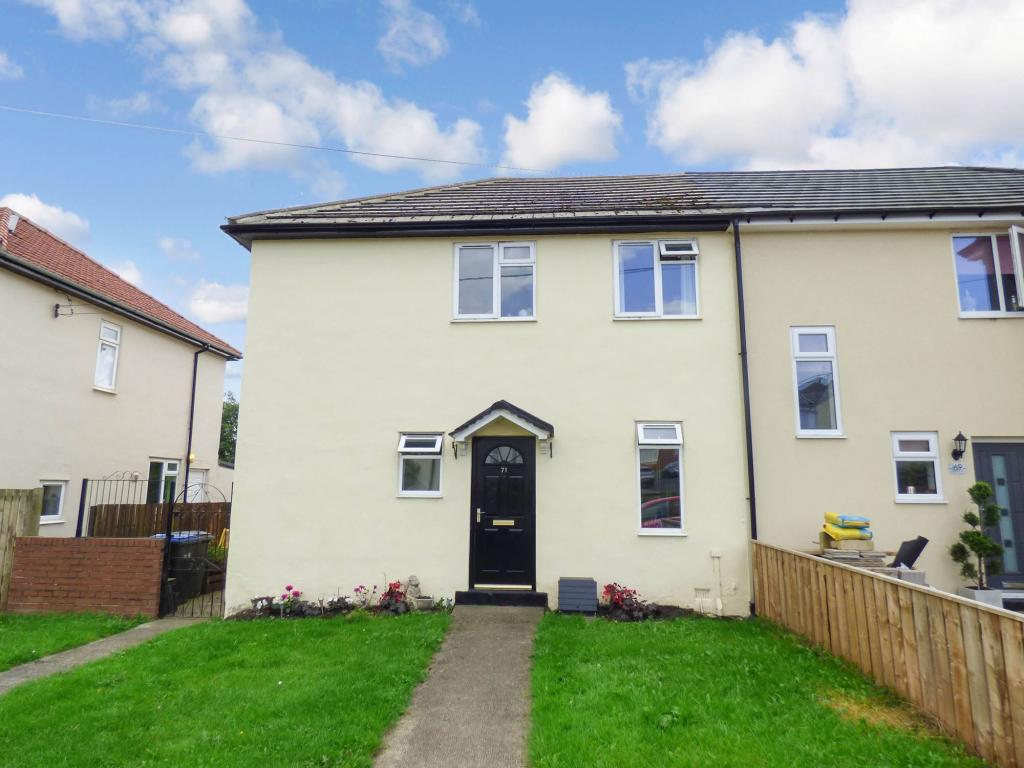 3 bedroom semidetached house for sale in Hawthorn Crescent