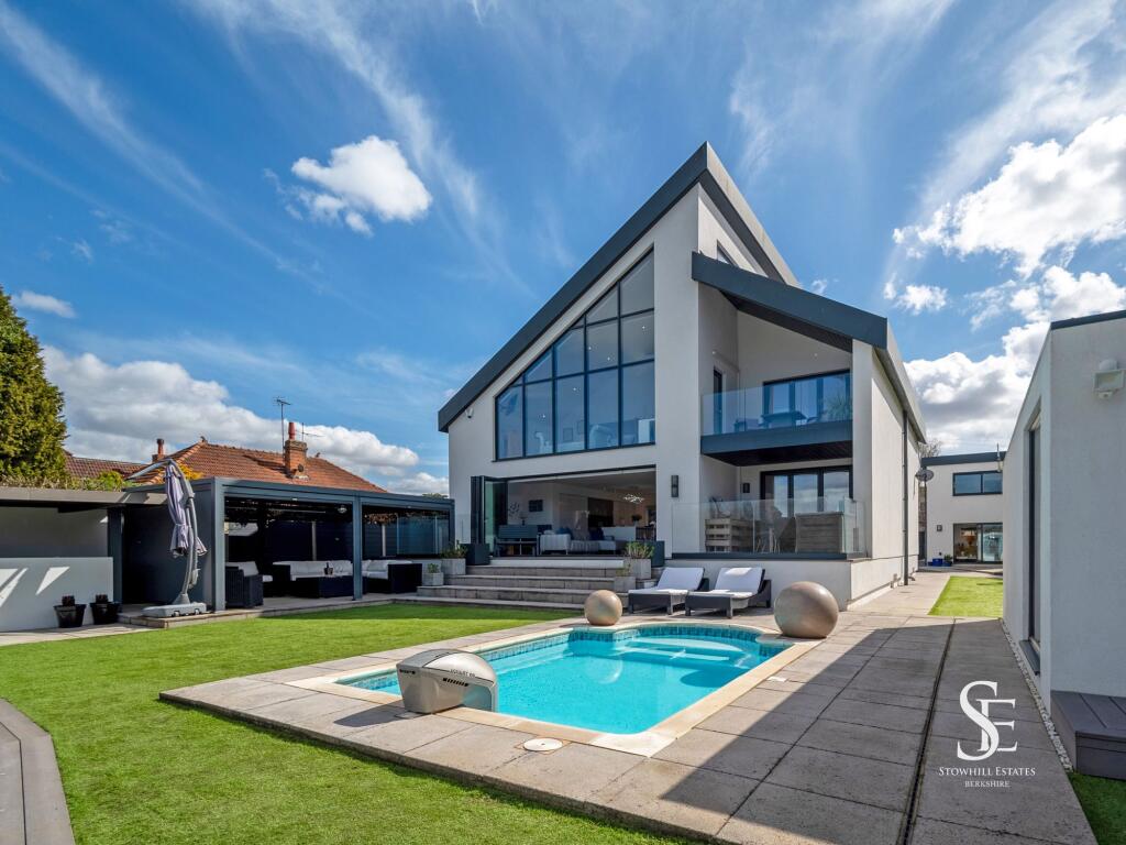 Main image of property: Park Avenue, Wraysbury, TW19