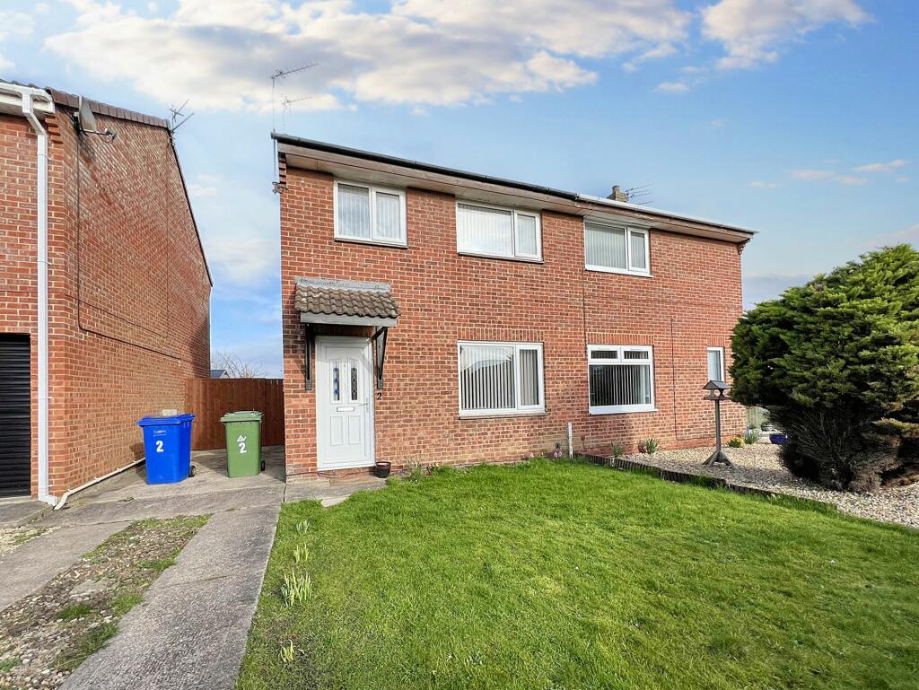 3 bedroom semidetached house for sale in Burnham Close, South Beach