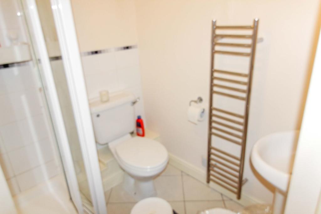 2 bedroom flat for sale in Knightsbridge Court, Gosforth, Newcastle upon Tyne, Tyne and Wear