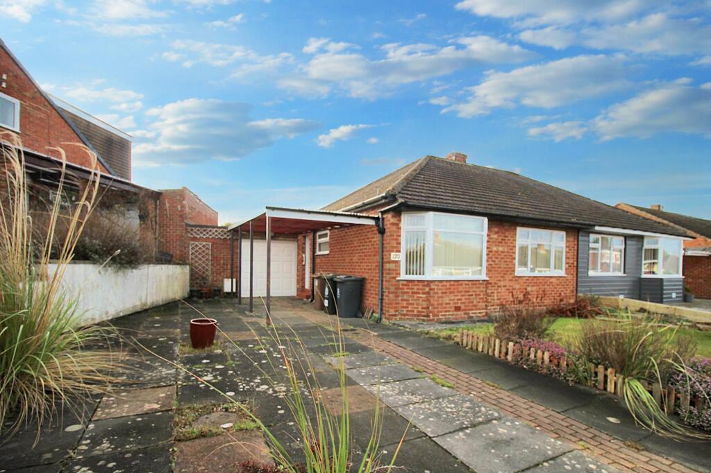 2 bedroom bungalow for sale in Rayleigh Drive, Wideopen, Newcastle upon
