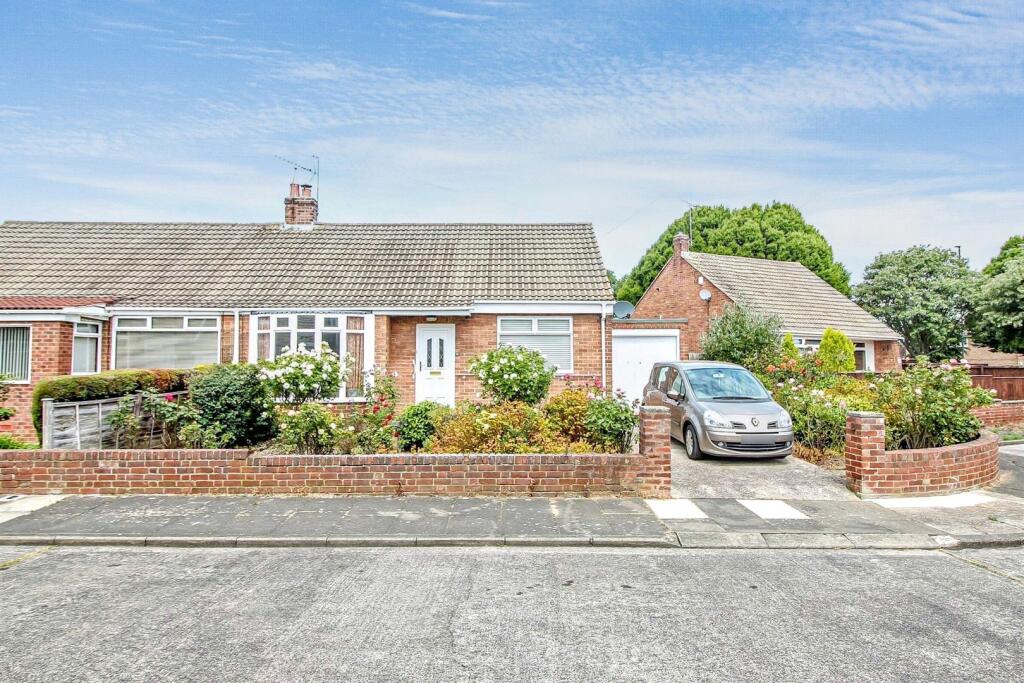 Main image of property: Linhope Avenue, Red House Farm , Newcastle upon Tyne, Tyne and Wear, NE3 2AQ