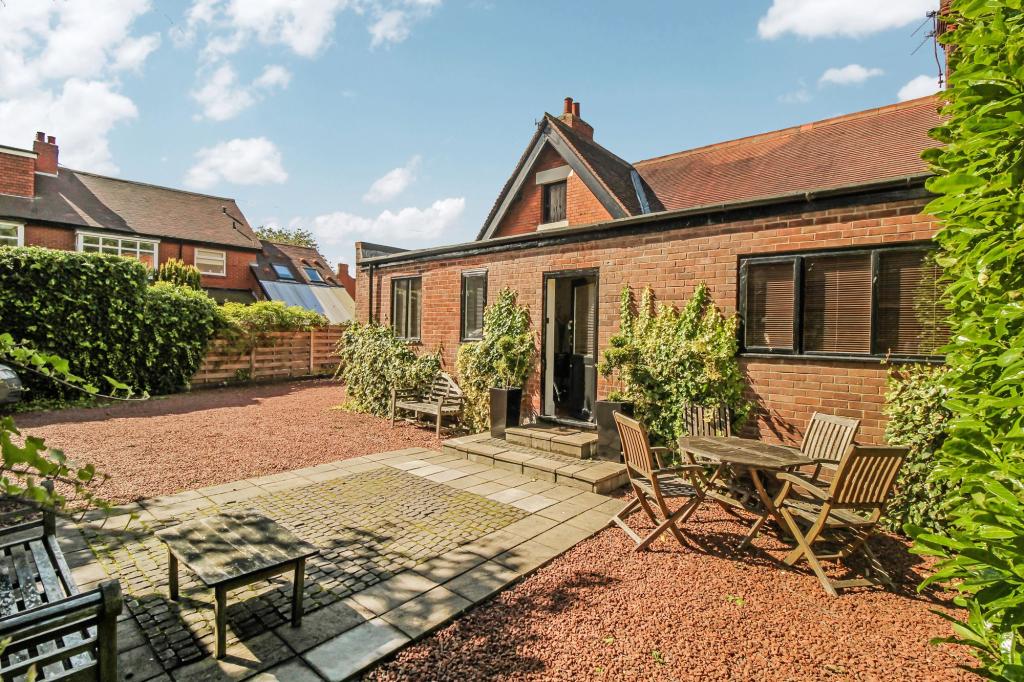 2 bedroom bungalow for rent in North Jesmond Avenue, Jesmond, Newcastle