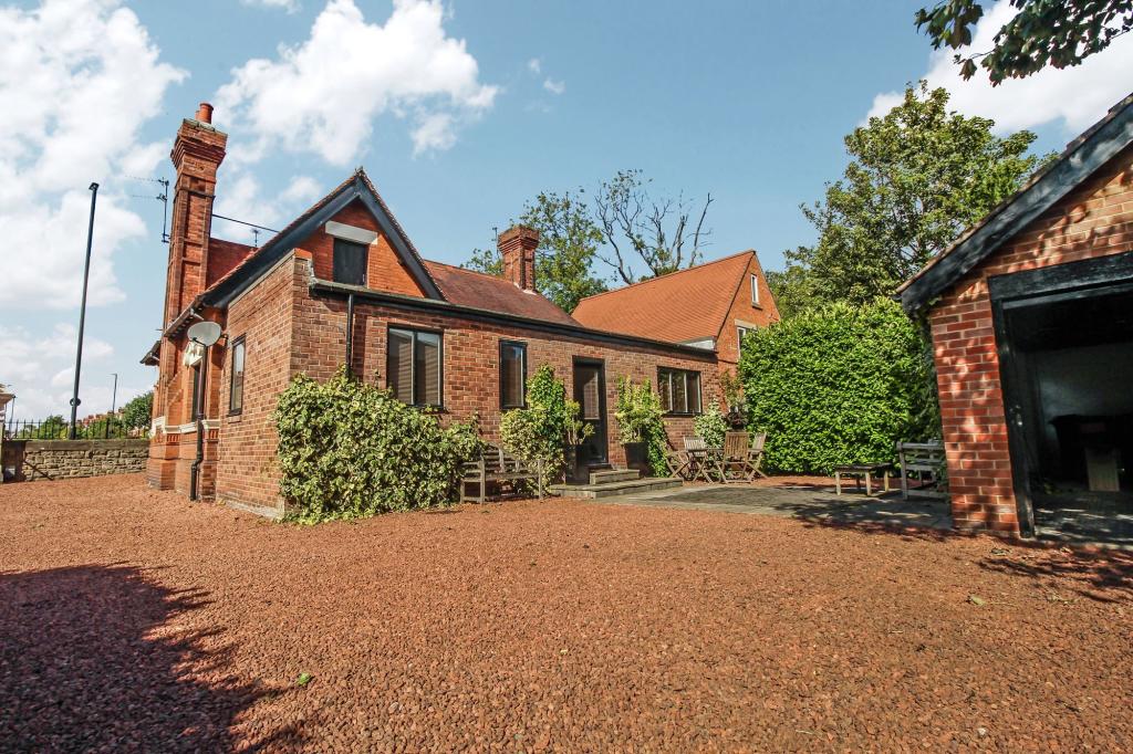 2 bedroom bungalow for rent in North Jesmond Avenue, Jesmond, Newcastle