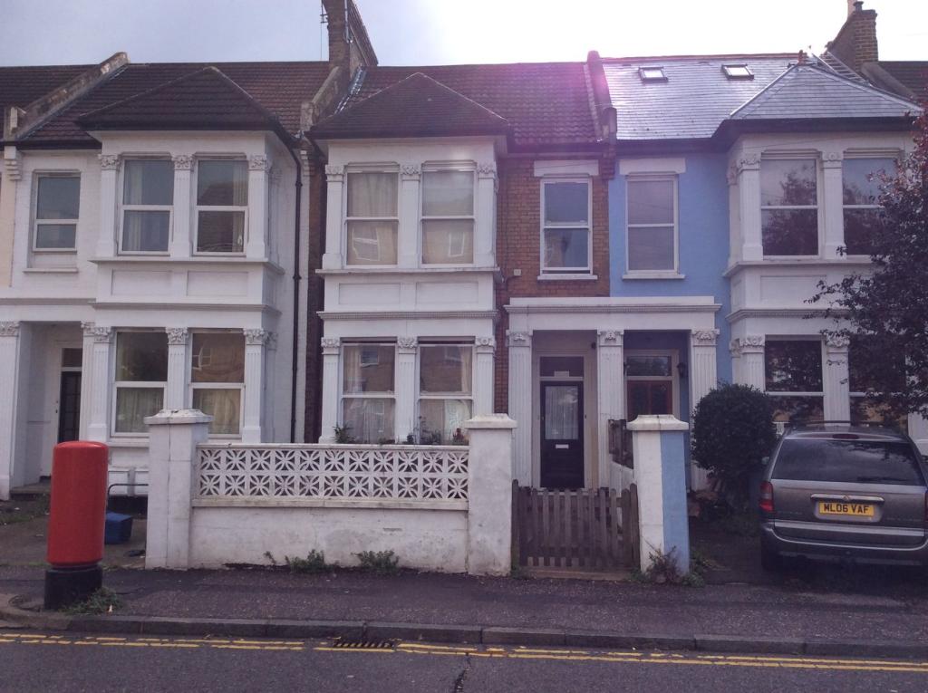 5 bedroom terraced house for sale in York Road, SouthendonSea, SS1