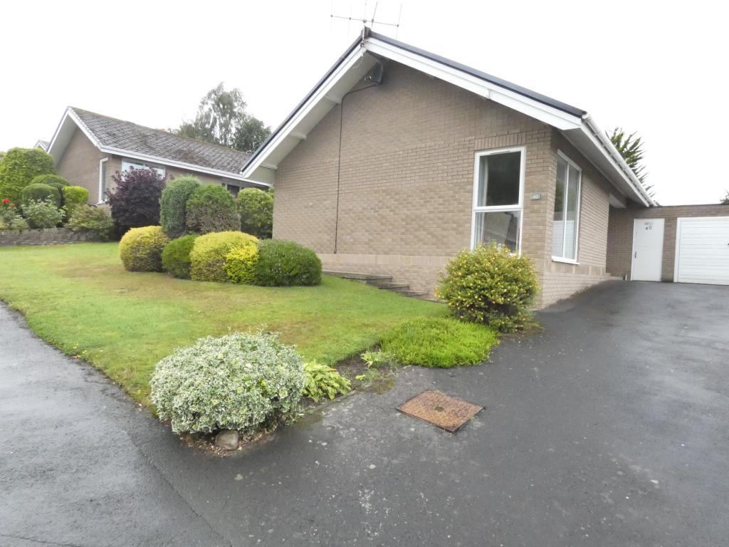 3 bedroom bungalow for sale in Hackwood Park, , Hexham, Northumberland, NE46 1AY, NE46