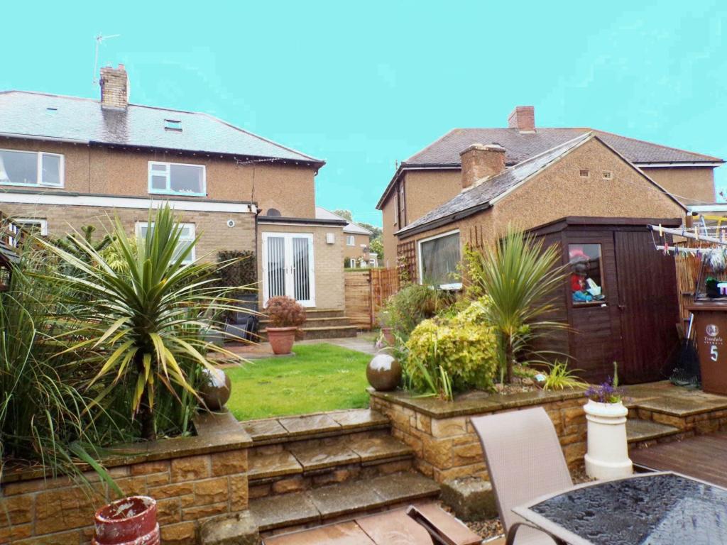 3 bedroom semidetached house for sale in Broadway, Fourstones, Hexham