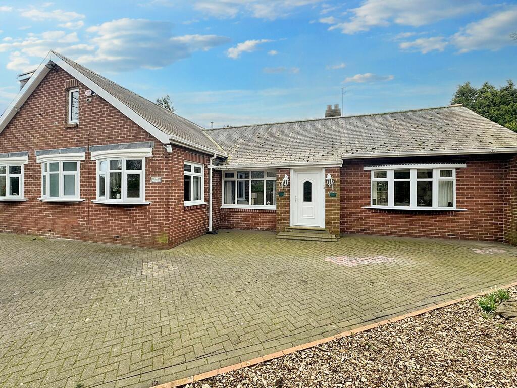 4 bedroom bungalow for sale in Chilton Moor, Houghton Le Spring, Tyne