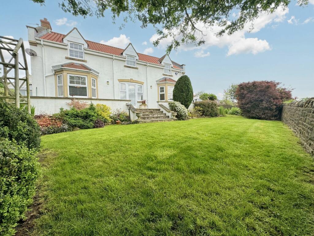 5 bedroom detached house for sale in Cellar Hill Close, Newbottle