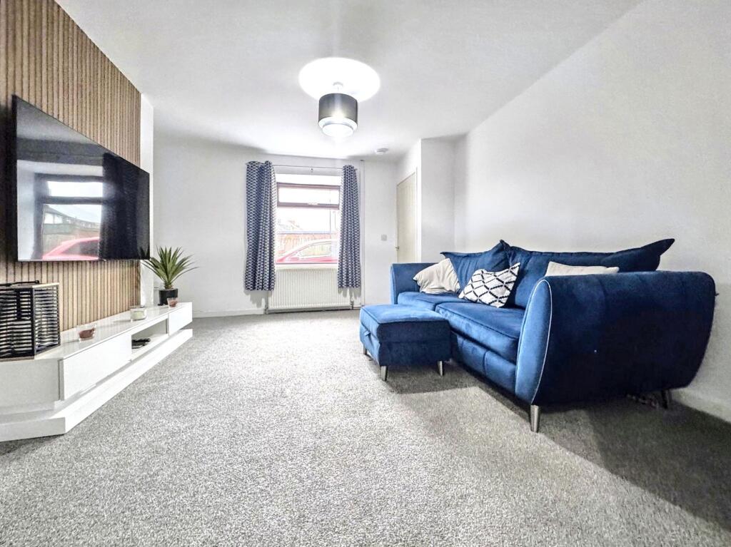 Additional property image - Eppleton Row, Hetton-le-Hole, Houghton Le Spring, Tyne and Wear, DH5 9DS