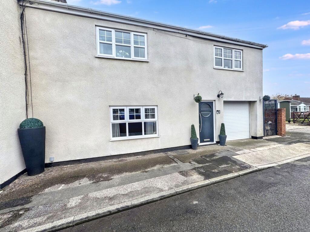 Main image of property: Dubmire Cottages, Houghton Le Spring, Sunderland, Tyne and Wear, DH4 6LF