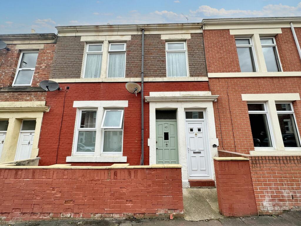 2 bedroom ground floor flat for sale in Raby Street, Gateshead, Deckham