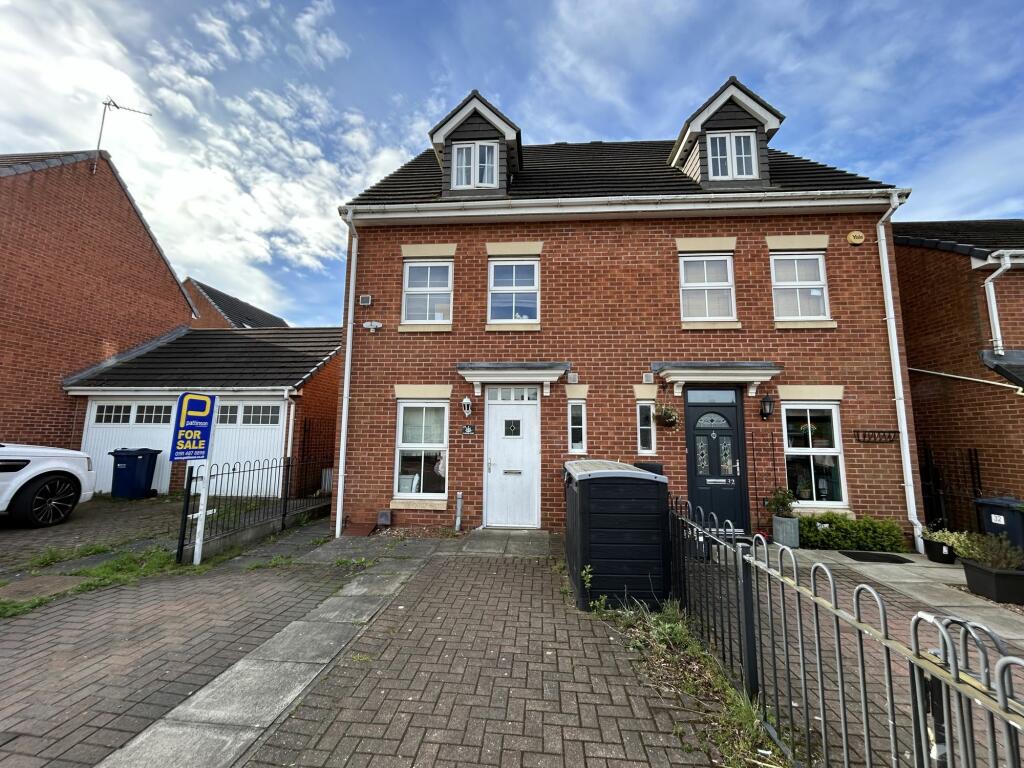 3 bedroom town house for sale in Flanders Court, Birtley, Chester Le