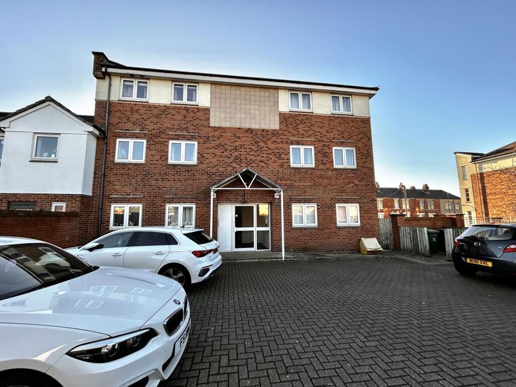 Main image of property: Grebe Close, Dunston, Gateshead, Tyne and Wear, NE11 9FE