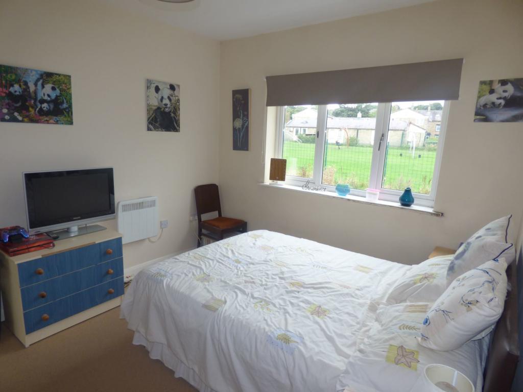 2 bedroom flat for sale in Mount Terrace, Halifax, West Yorkshire, HX2 0HB, HX2