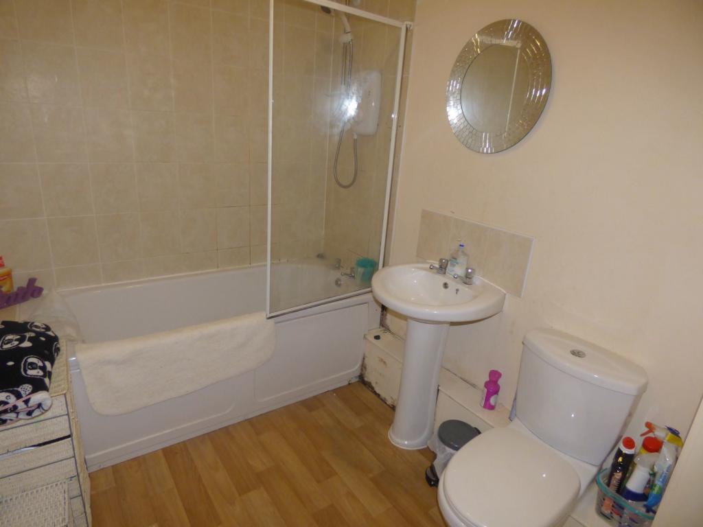 2 bedroom flat for sale in Mount Terrace, Halifax, West Yorkshire, HX2 0HB, HX2