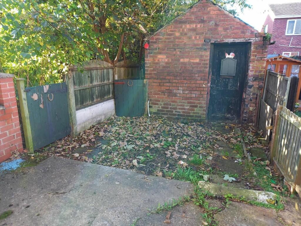 3 bedroom terraced house for sale in Cadman Street, WathuponDearne