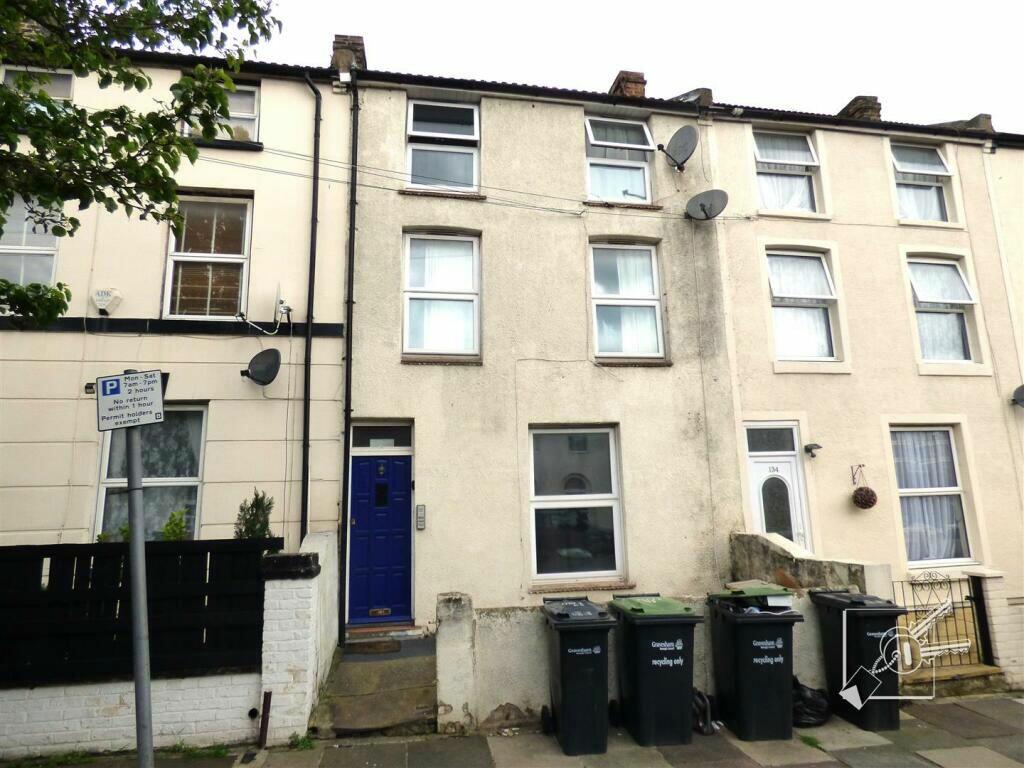 1 bedroom flat for sale in 133 Wellington Street, Gravesend, Kent, DA12