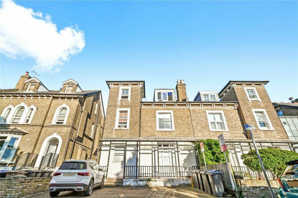 Studio flat for sale in 7 Fassett Road, Kingston upon Thames, London, London, KT1 2TD, KT1