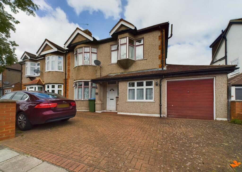 5 bedroom semidetached house for sale in Hartsmead Road, Mottingham
