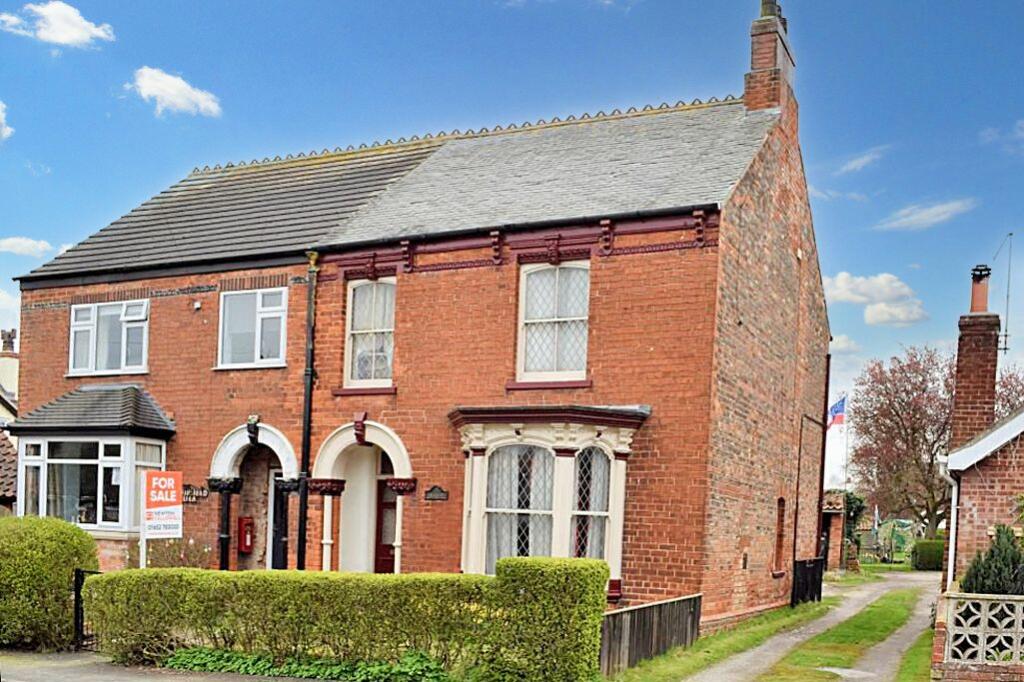 3 bedroom semidetached house for sale in High Street, North Kelsey