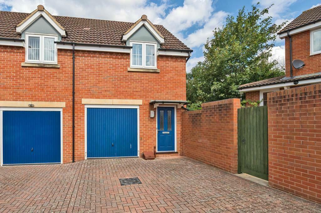 3 bedroom detached house for sale in Wayte Street, Swindon, Wiltshire, SN2 2BF, SN2