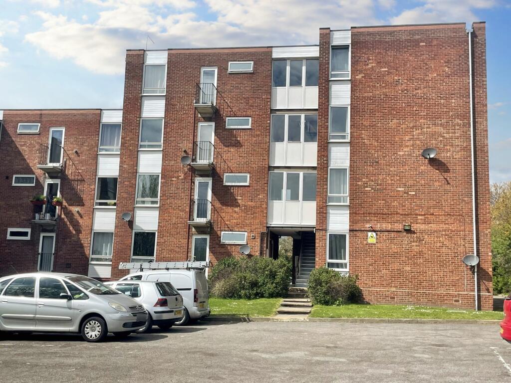 Studio flat for sale in Greenstead Road, , Colchester, Essex, CO1 2TL, CO1