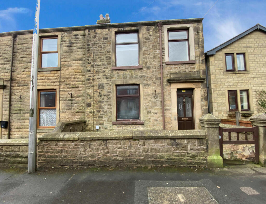 3 bedroom terraced house for sale in Little Lane, Longridge, Preston