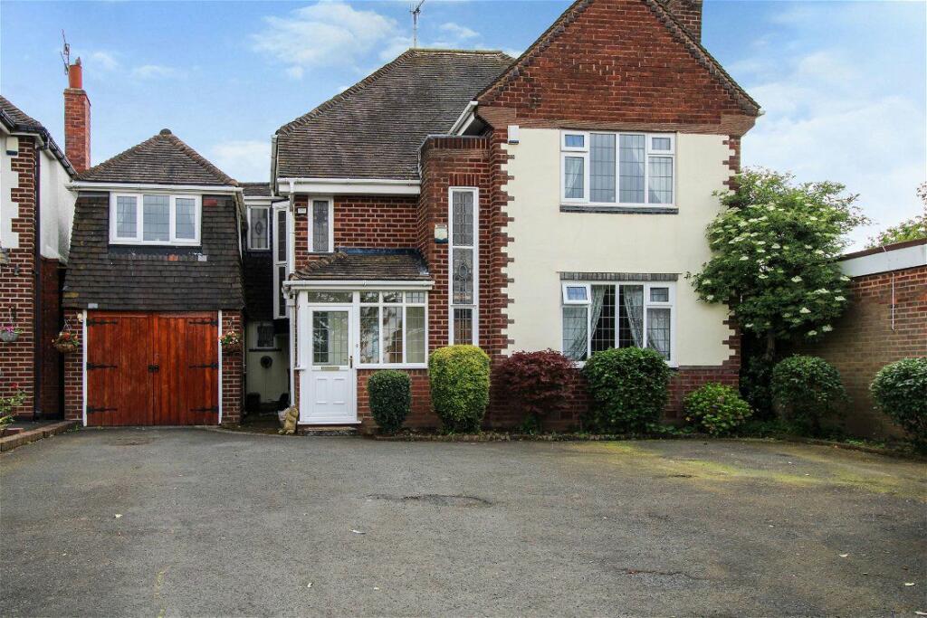 4 bedroom detached house for sale in Brandhall Road, Oldbury, West