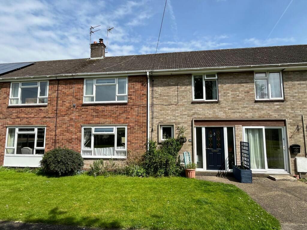 3 bedroom terraced house for sale in St. Marys Lane, Binbrook, Market