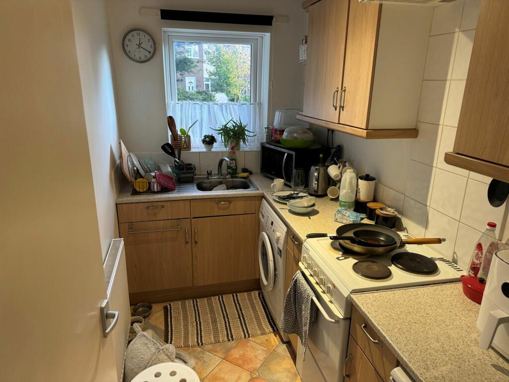 Additional property image - Glenlee Road, Lidget Green, Bradford, West Yorkshire, BD7 2QA