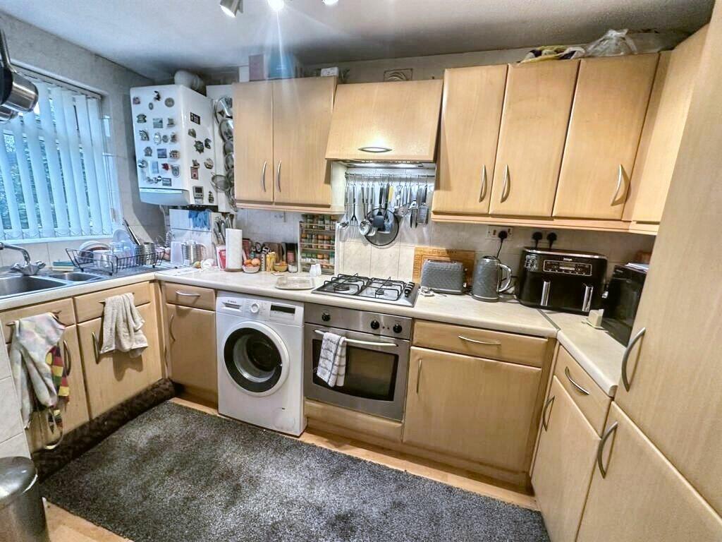 Additional property image - Ullswater Drive, Bradford, West Yorkshire, BD6 2TE