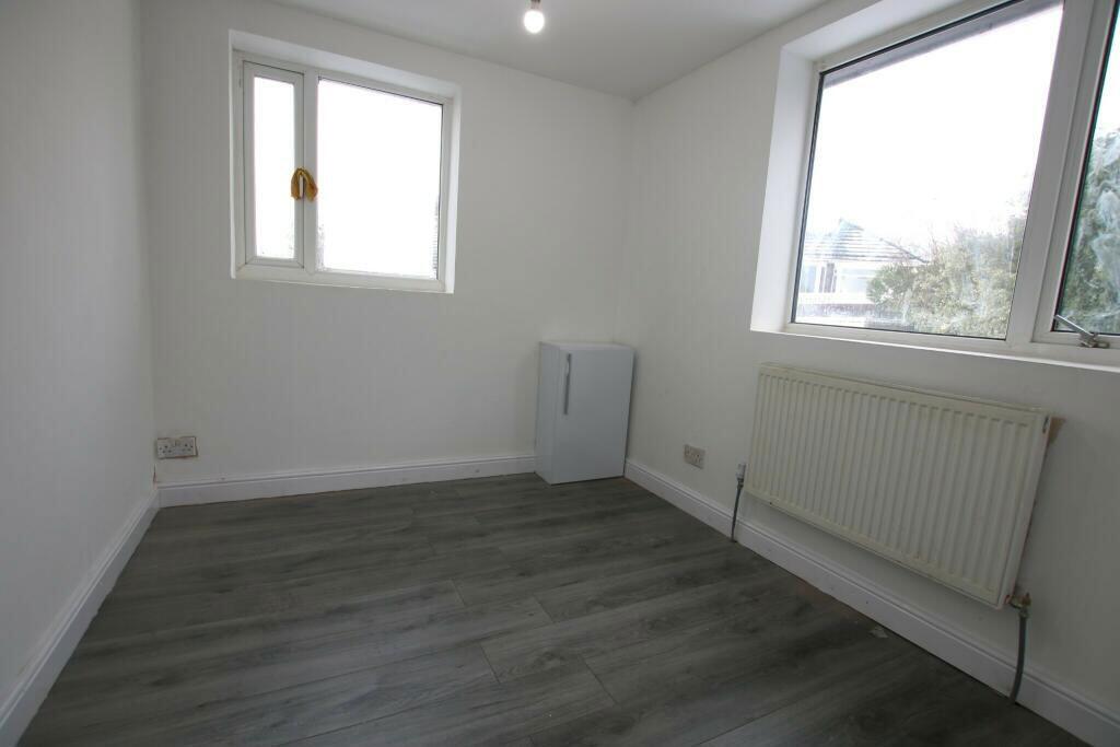 Additional property image - Brantwood Avenue, Blackburn, Lancashire, BB1 3LZ