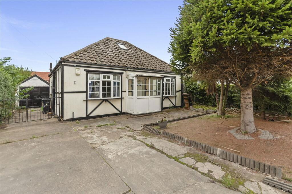 Main image of property: Clay Lane, Holton-le-Clay, Grimsby, Lincolnshire, DN36 5AG