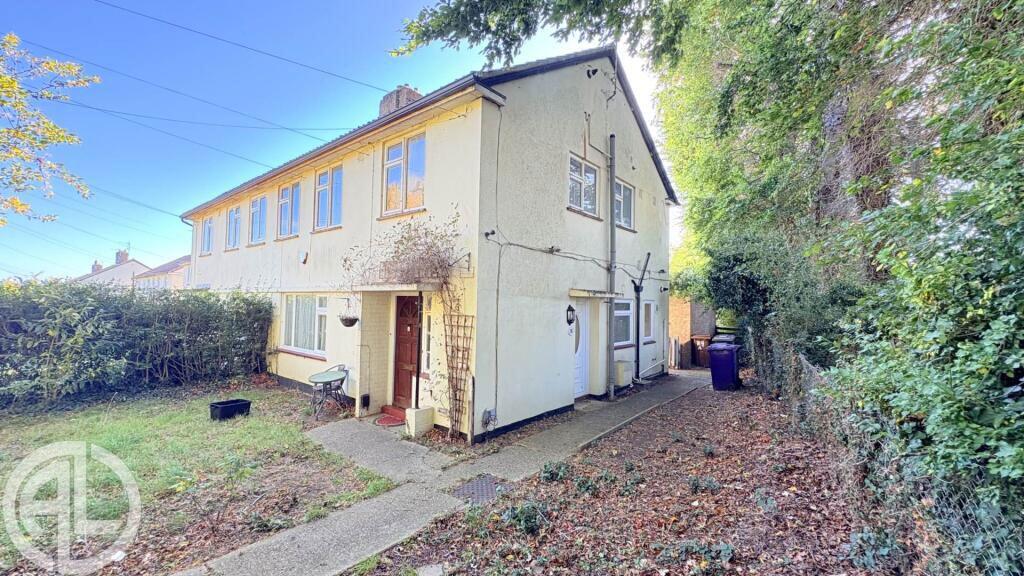 Main image of property: Icknield Way, Letchworth Garden City, Hertfordshire, SG6 4AU