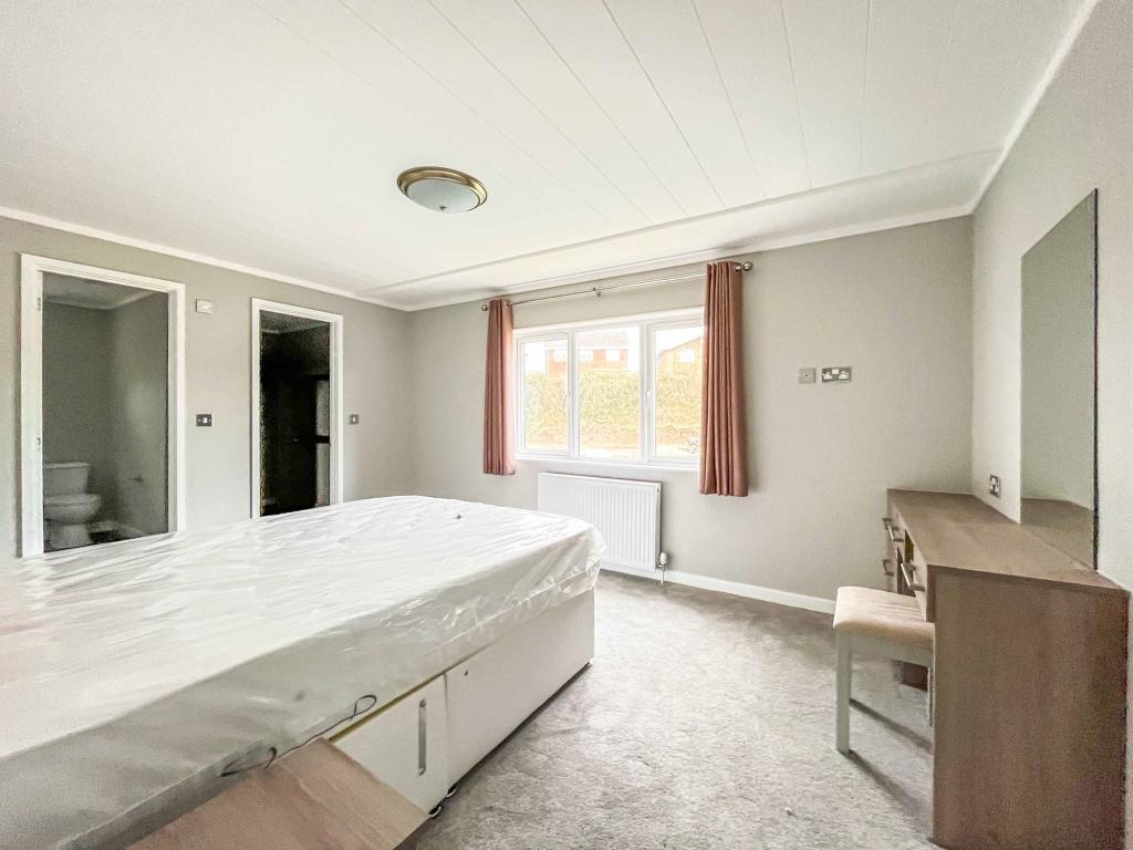 3 bedroom bungalow for sale in Easington Road, Hartlepool, Durham, TS24 9SJ, TS24