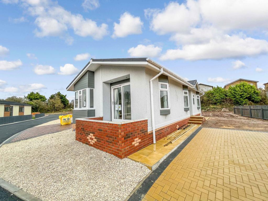 2 bedroom bungalow for sale in Easington Road, Hartlepool, Durham, TS24