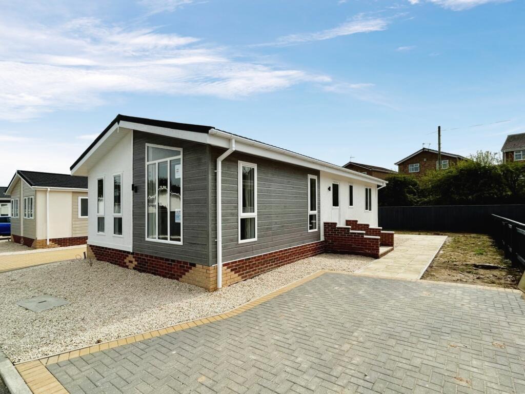 2 bedroom bungalow for sale in Easington Road, Hartlepool, Durham, TS24
