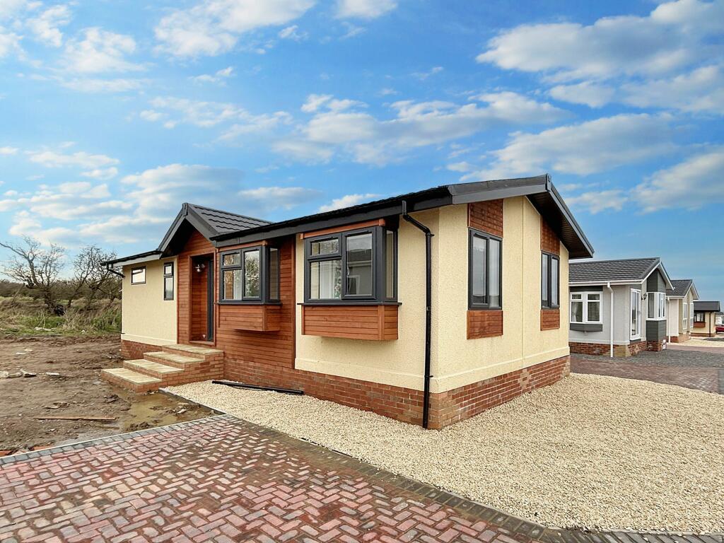 2 bedroom bungalow for sale in Easington Road, Hartlepool, Durham, TS24